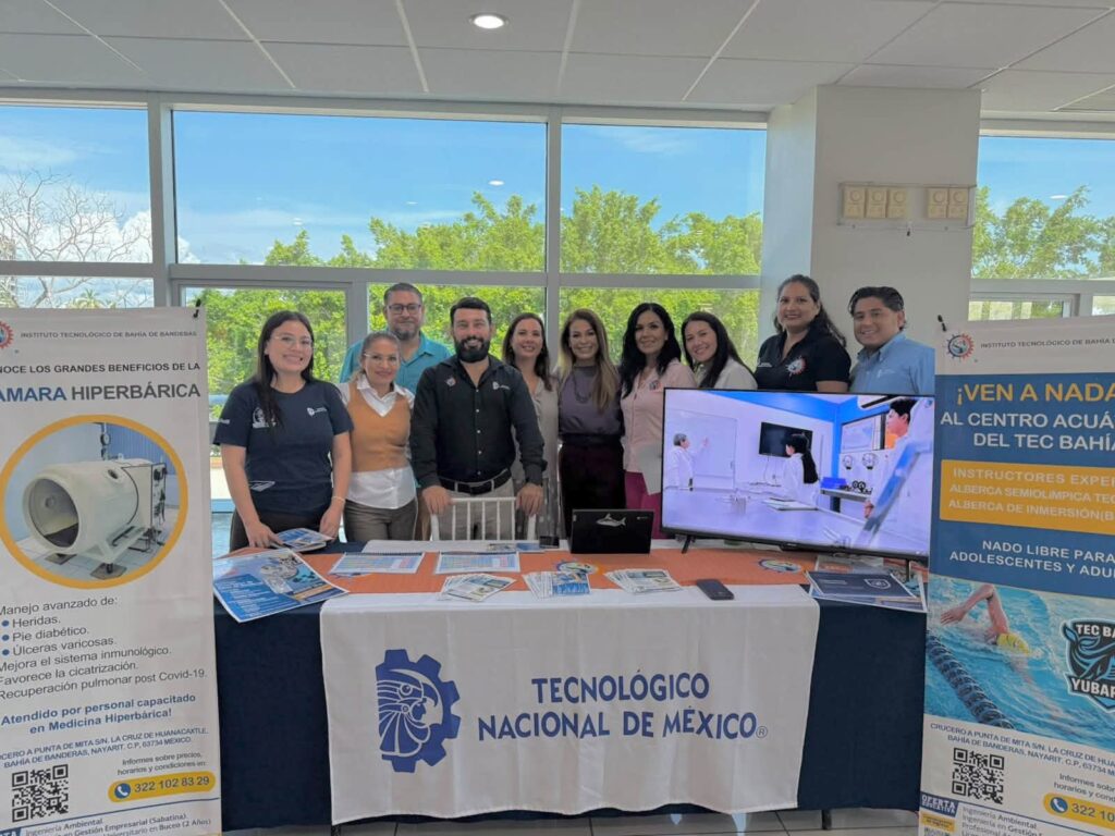 Stand del Tec Bahía en la feria